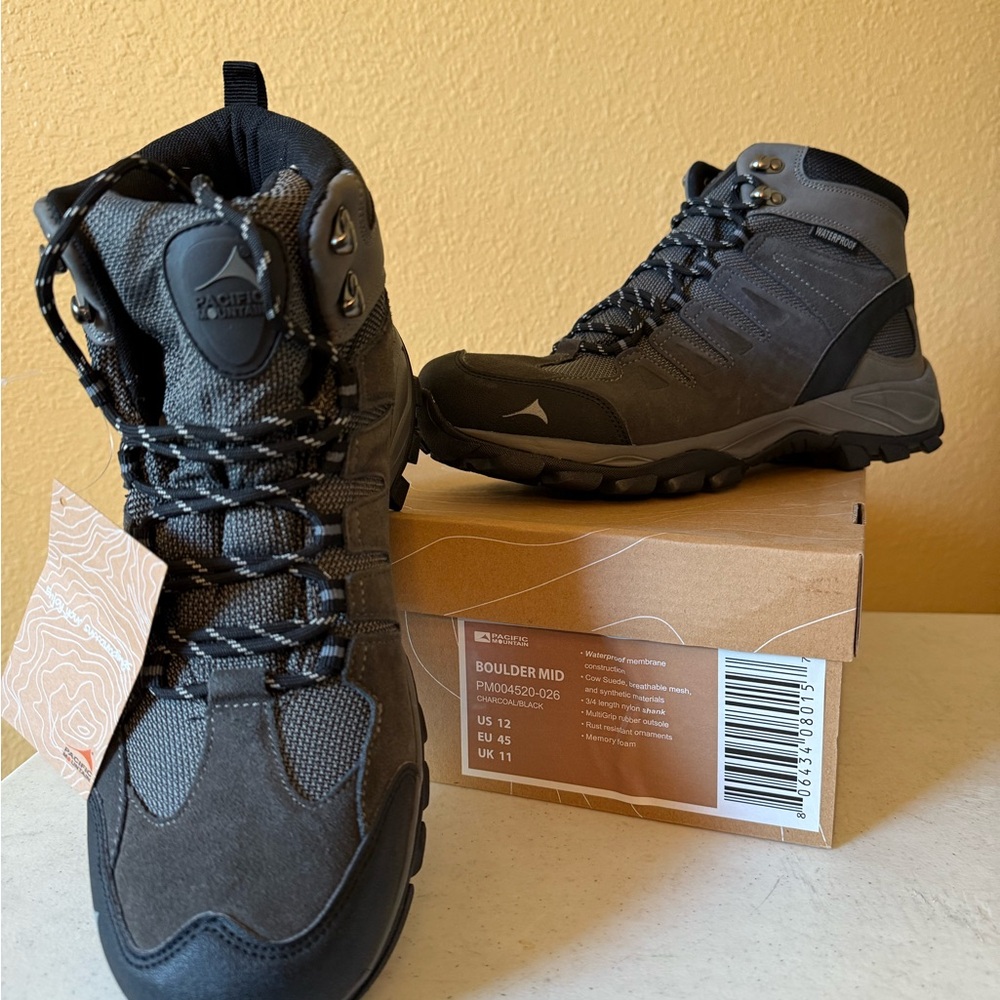 Pacific Mountain Men's Hiking Boots - Black and Gray